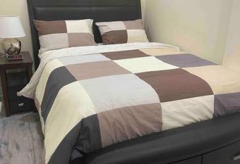 Adorable1-Bedroom Basement apartment, free parking allows 18 year olds to book a room