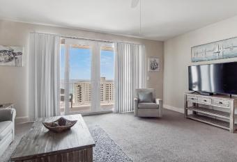 Laketown Wharf #1203 by Nautical Properties Vacation Rentals has rooms with a private hot tub