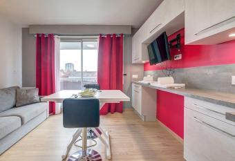 Studio Grammont 4 allows 18 year olds to book a room