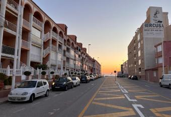 APJ Emperadores Apartment with swimming pool, 100 m from beach La Mata allows 18 year olds to book a room
