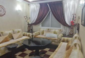 Prestige, Luxe au Centre Ville allows 18 year olds to book a room