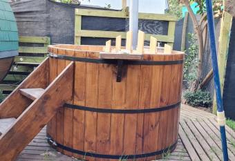 CABA  A PARA RELAX OLMUE allows 18 year olds to book a room