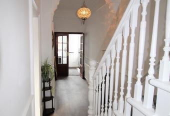 Heaton - Great Customer Feedback - 5 Large Bedrooms - Period Property - Refurbished Throughout has Balcony rooms