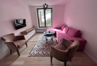 Cosy studio appartment, near the ski track has Balcony rooms
