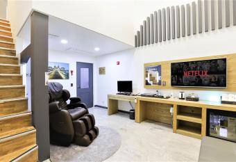 Hoengseong Haru Self check-in Hotel allows 18 year olds to book a room