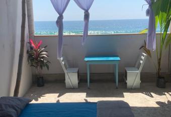 Caba  as Ca  ada has Smoking/Balcony rooms