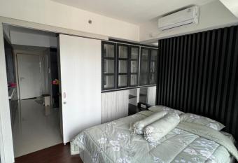 Apartment Breeze Bintaro, Tangerang Selatan has Balcony rooms