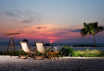 Nefeli Sunset Studios has Balcony rooms