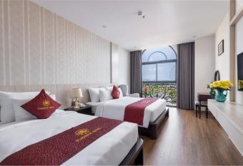 Florence Hotel has rooms with a private hot tub