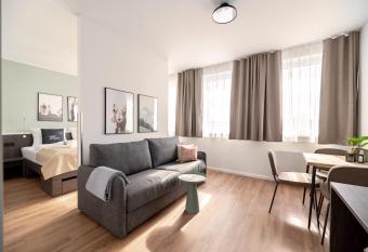 limehome Bremerhaven Kantstra  e allows 18 year olds to book a room