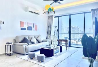 NEW! Atlantis Residence I D1607 Premium 2BR I 5-10pax I Swing I JonkerSt I City Centre by Jay Stay has rooms with a private hot tub