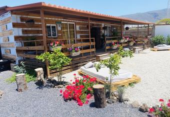 Bernegal MADAY HOT TUB CLIMATIZADO PISCINA Y JARDIN has Balcony rooms