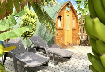 Lykke SUITE SPA SAUNA PISCINA Y JARDIN has Balcony rooms