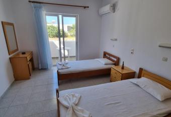 White rose has Balcony rooms