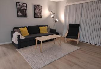 Cozy 2BR apartment in Schaumburg has Balcony rooms