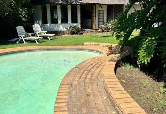 Secured cottage in equestrian estate - LOADSHEDDING FREE! allows 18 year olds to book a room