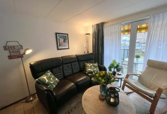 Vakantiewoning aan de Kust 1 - slechts 150 meter van strand! has Balcony rooms