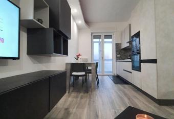 Perotti 36a - SIT Apartment allows 18 year olds to book a room