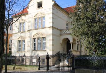 Ferienwohnung am Br  hl has Balcony rooms