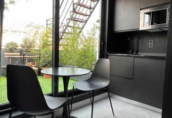 Hostel Faro Camas Compartidas allows 18 year olds to book a room