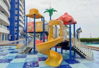 Departamento con vista al mar - Diamond Beach Esmeraldas-Tonsupa. has rooms with a private hot tub