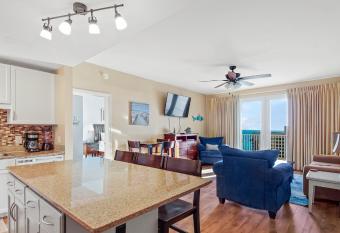 Laketown Wharf #1211 by Nautical Properties Vacation Rentals has rooms with a private hot tub