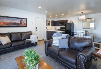 Redcliff Unit 6E has Balcony rooms