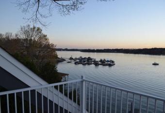 Lake Wylie Gray - Waterfront luxury home with sweeping views has Balcony rooms