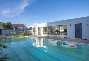 Cosy,luxurious two bedroom. has Balcony rooms