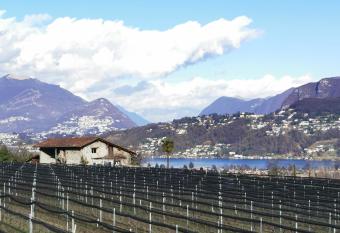Casa Ghiro has Balcony rooms