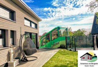 Exklusives Holzhaus mit Bergbahn - Baden-Baden im Schwarzwald has Balcony rooms