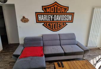 chez Alexis allows 18 year olds to book a room