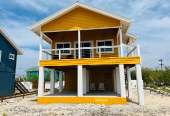 Divers Dream Villa has Balcony rooms