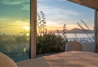 Seascapes Waterfront 3 has Balcony rooms