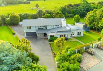 Anam Cara Gardens luxury Villa has Balcony rooms