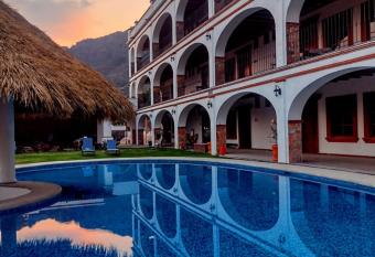 Palacio Del Cobre has Balcony rooms