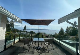 West bay elementary inn has rooms with a private hot tub