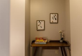 Downtown Vancouver Suite has rooms with a private hot tub