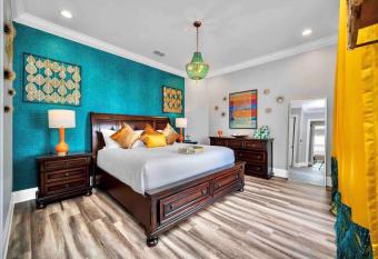 Elite Escape Villa - A01 allows 18 year olds to book a room