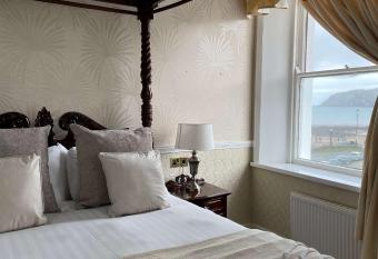 Montclare allows 18 year olds to book a room