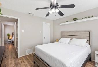 Luxe Escape with Swimming Pool & Playground allows 18 year olds to book a room