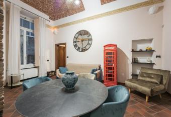 Mattoni e Cotto Antica Genova - GenovaInRelax has rooms with a private hot tub