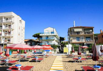 Jesolo Sun Beach House - Host Solution allows 18 year olds to book a room
