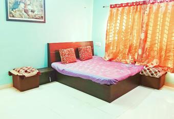 Shree Guru Datta Bhavan Guest House has Balcony rooms