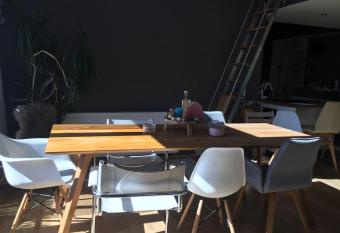 Wundersch  ne Loft-Stadtwohnung has Balcony rooms