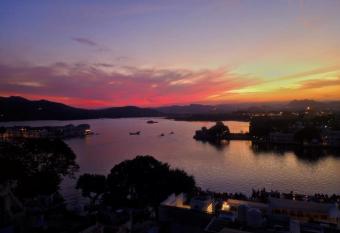 Tamasha Udaipur has Smoking rooms