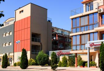 Serviced Apartments and Rooms at Hotel Onegin has Balcony rooms