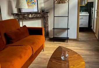 REH Immobilier allows 18 year olds to book a room