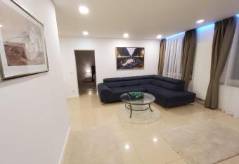 3 Zimmer Wohnung - Keine Party Wohnung !!! has Balcony rooms