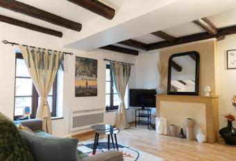 Le Ch  teau Taison au coeur du centre ville allows 18 year olds to book a room